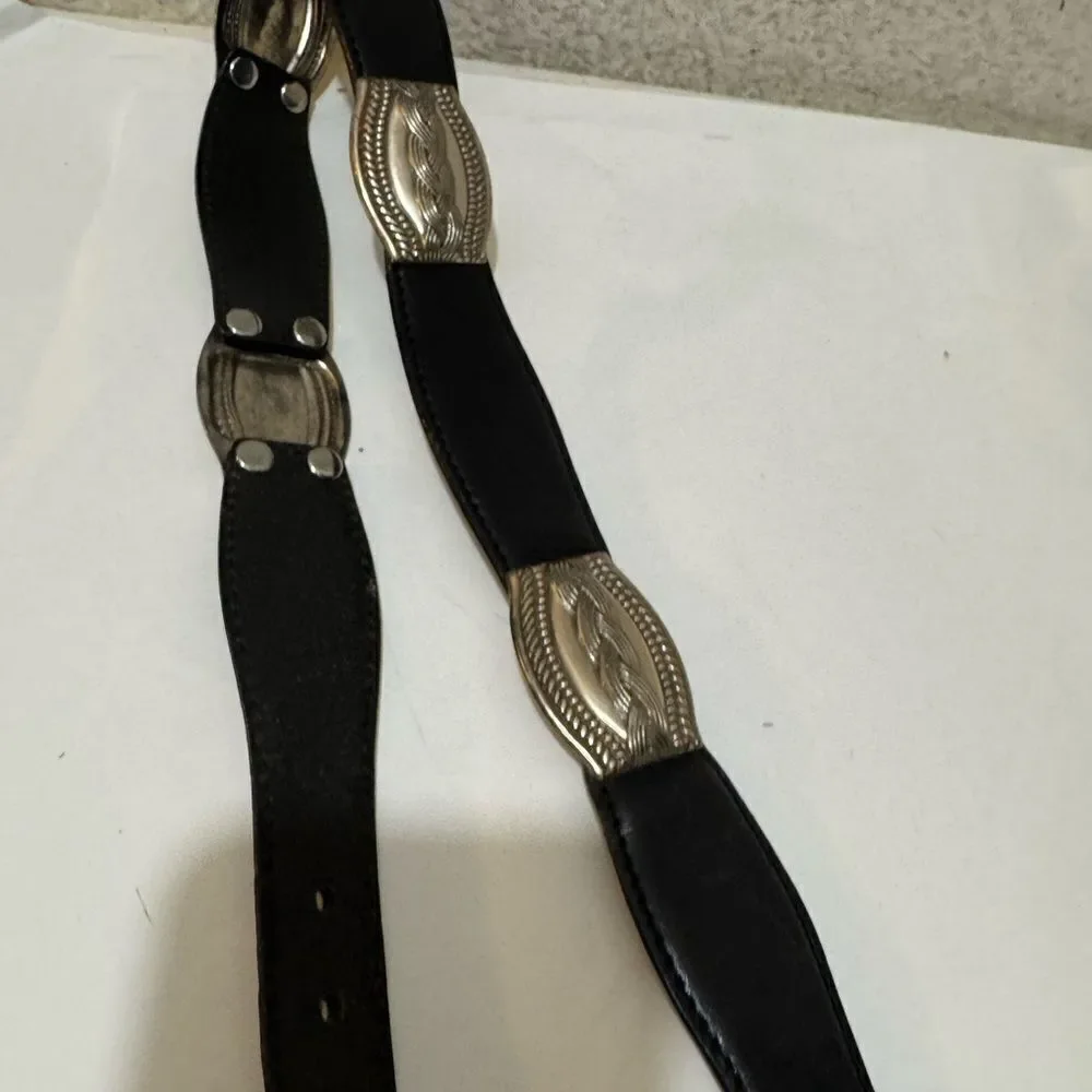 Fossil silver toned metal links leather  women's belt 34” Black Leather Size S